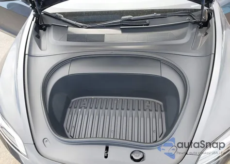 2024 Tesla Model 3 Long Range Dual Motor All-Wheel Drive z USA, uszkodzony, nr VIN 5YJ3E1EB8RF812854